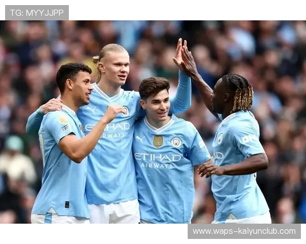 英超曼城禁区内机敏抢点，长传二次推进成效